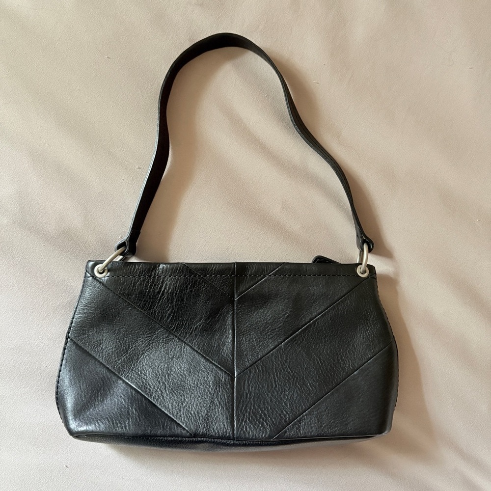 Vintage Fossil Black Leather Shoulder Purse With Zipper Closure